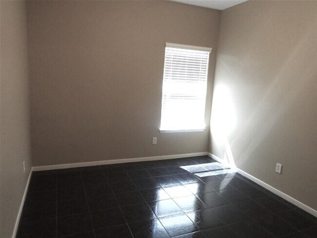 Building Photo - 4111 Mt Everest Way
