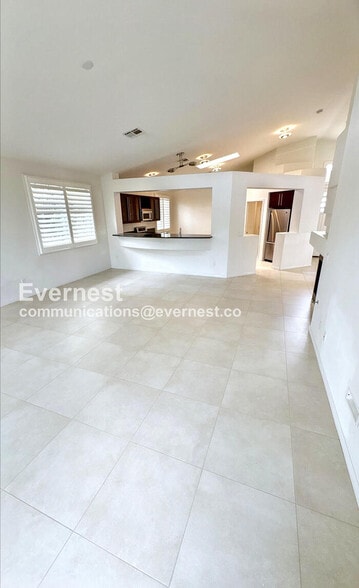 Building Photo - 752 Wigan Pier Dr