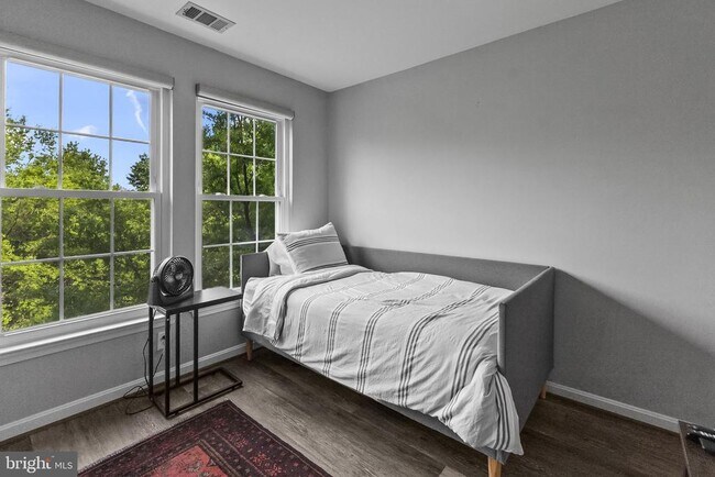 Building Photo - 171 Somervelle St