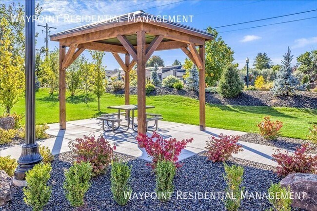 Building Photo - 1704 E Cutgrass Ln