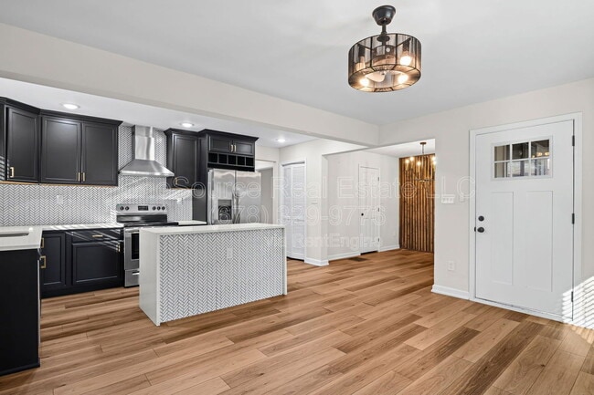 Building Photo - 1467 Ryan St SW