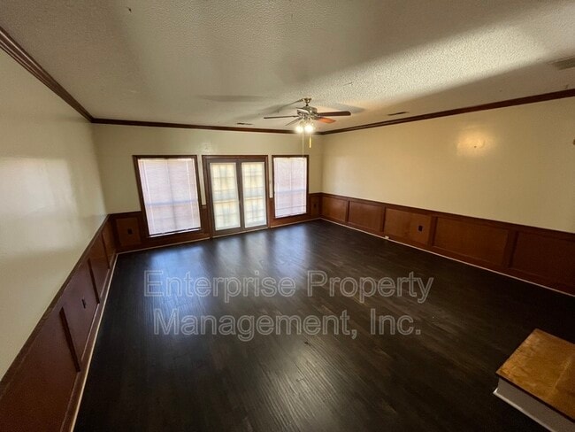 Building Photo - 5429 Craigmont Dr