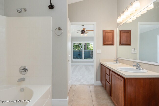Building Photo - 1401 Morgan Ct