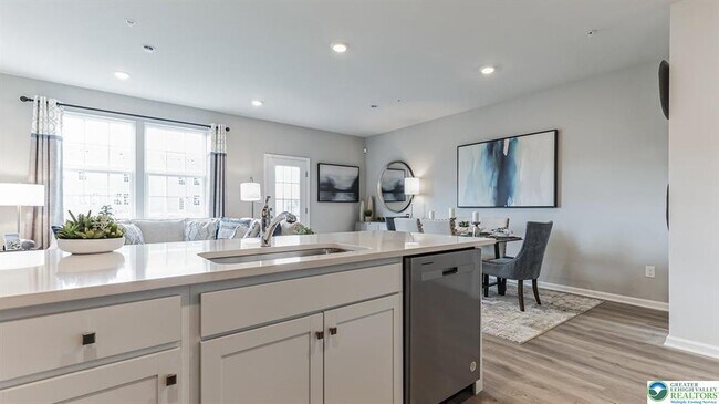 Building Photo - 1253 Susan Cir