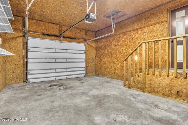 Building Photo - 7071 Old Oak Rd NW