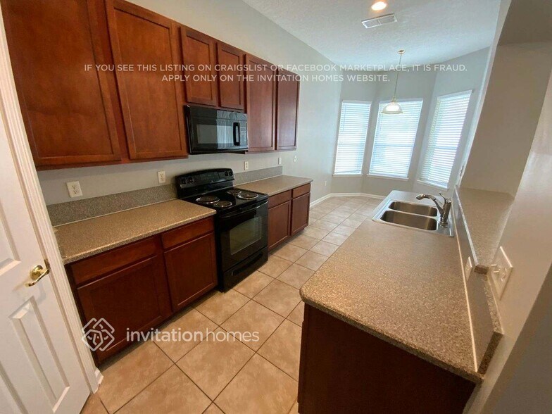 Building Photo - 3826 Westridge Dr