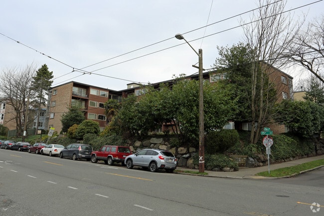 Building Photo - Arlis Arms Apartments