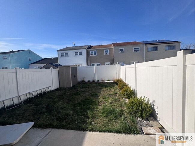 Building Photo - 33 Mercer St