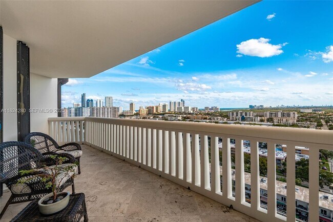 Building Photo - 2000 Island Blvd