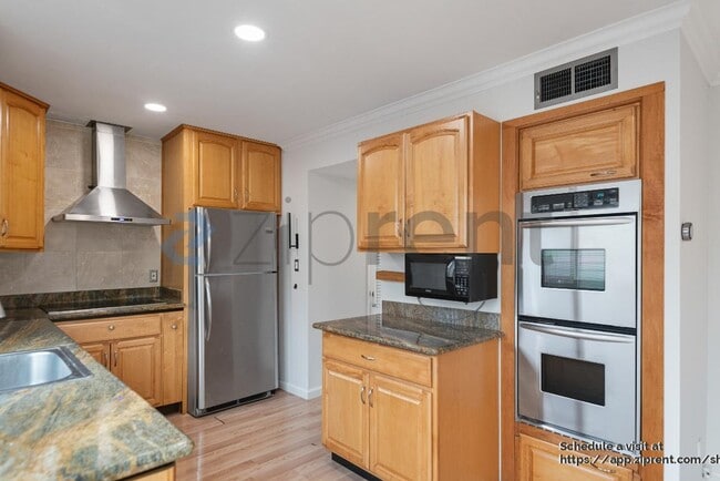 Building Photo - 843 Peary Ln