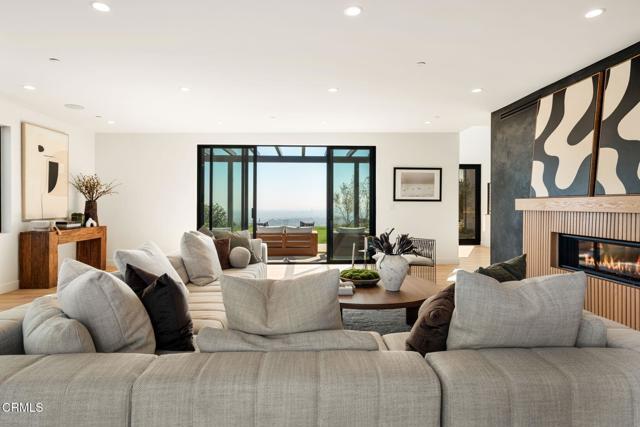 Building Photo - 708 Skyview Terrace