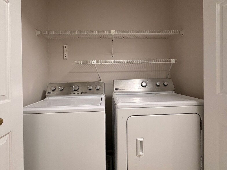 Building Photo - 6140 Gray Gate Ln