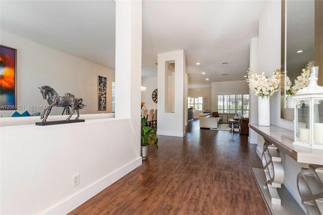 Building Photo - 1225 Skylark Dr