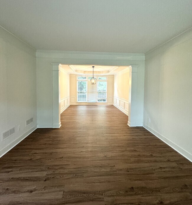 Building Photo - 125 Witheridge Dr