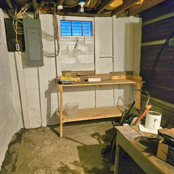 Basement Workbench - 186 E Main St
