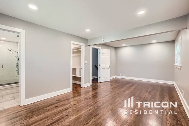 Building Photo - 2241 Wallingford Dr