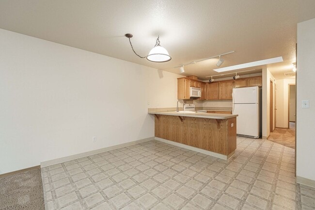 Building Photo - Bright Single-Level Vancouver Home with Garage, In-Unit Laundry, and Private Patio