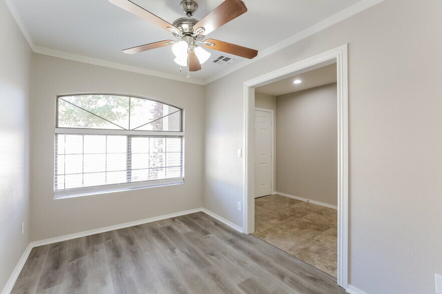 Building Photo - 3702 S 62nd Ave