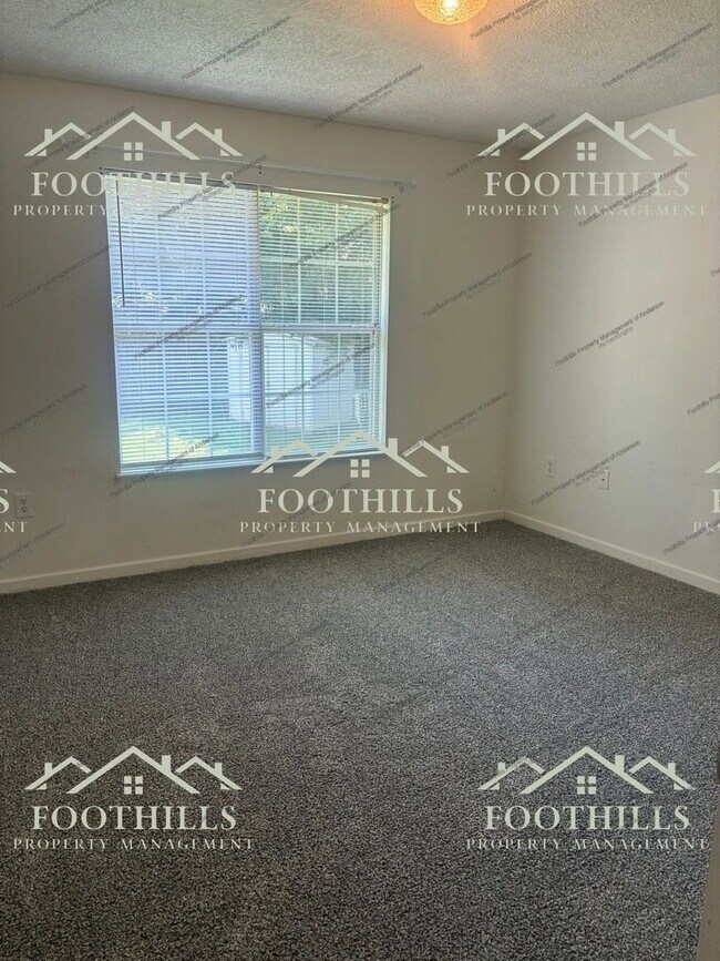 Building Photo - 1003 Ravenswood Dr