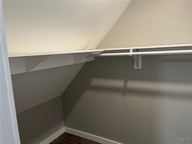 Building Photo - 110 Edgemere Rd