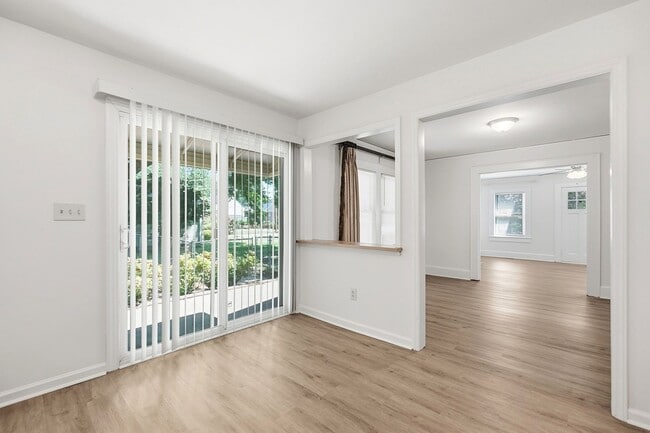 Building Photo - Fully Remodeled Home in the Heart of Belmont