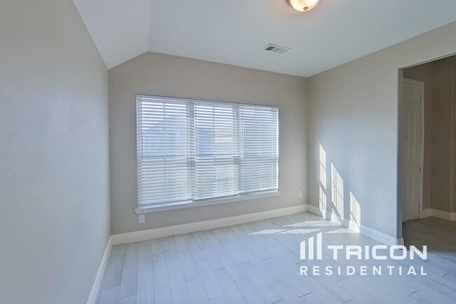 Building Photo - 4240 Calla Dr