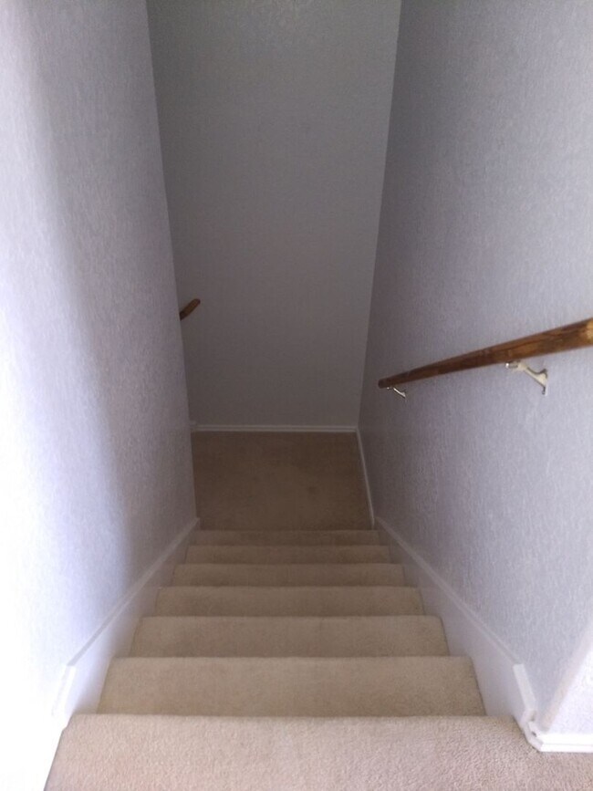 Building Photo - Spacious 4-Bedroom Home in Candlewood Park