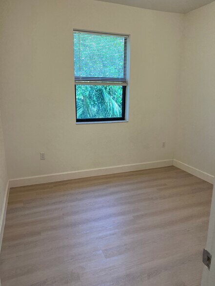 Building Photo - 2813 SW 17th Ave