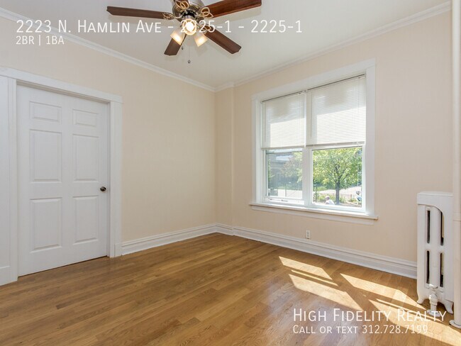 Building Photo - 2223 N Hamlin Ave