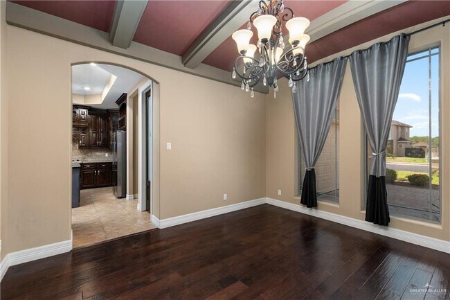 Building Photo - 1320 Manzano Ln