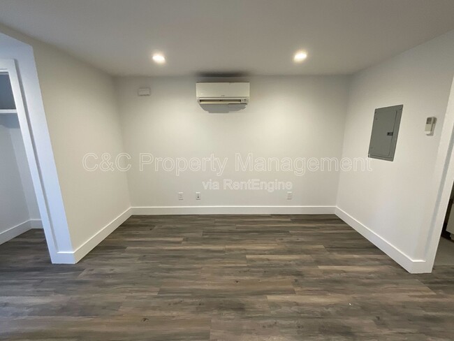 Building Photo - 184 Los Olivos Ave