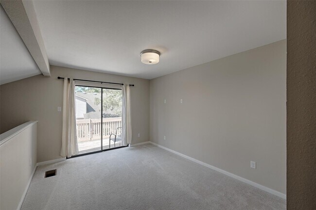 Building Photo - 7720 Theissetta Dr