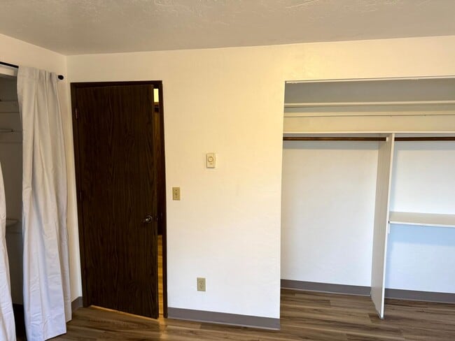 Building Photo - 2 Bedroom Duplex in Southwest Eugene