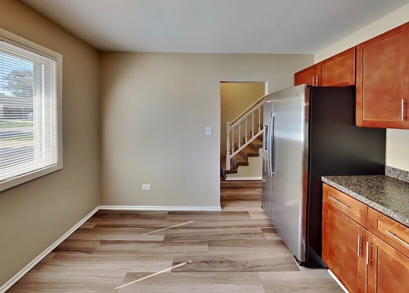 Building Photo - 6793 Redwing Dr
