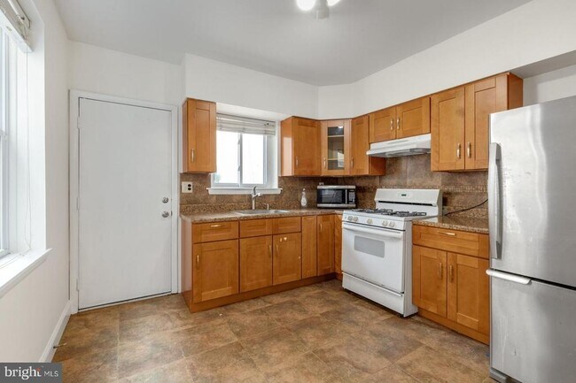 Building Photo - 3306 Haverford Ave