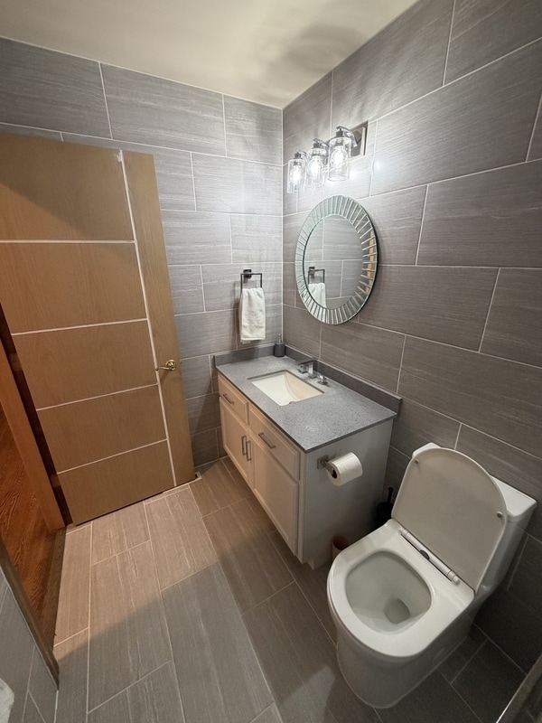 Building Photo - 700 Sunrise Dr