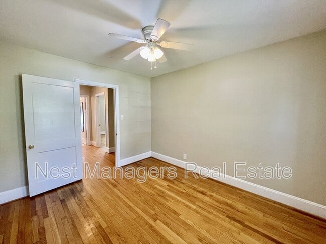 Building Photo - 122 Camellia Dr