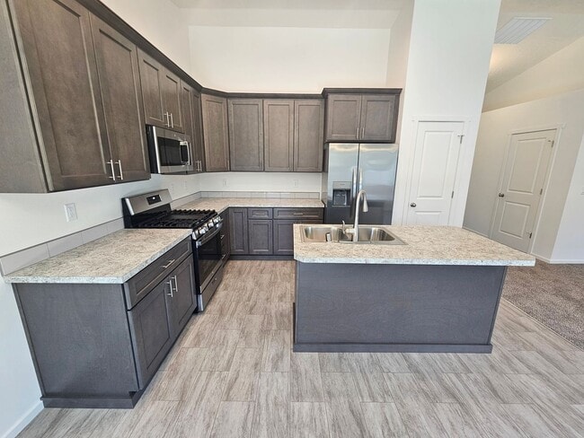 Building Photo - Beautifully Home in the Valley