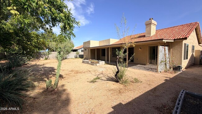 Building Photo - 1559 E Whitten St