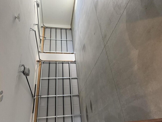 Building Photo - 2079 3125 W