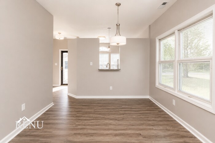 Building Photo - 2710 Lucas Dr