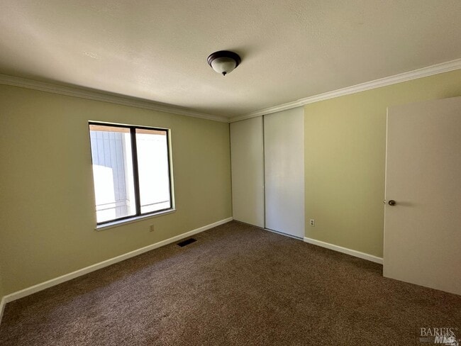 Building Photo - 2161 Northwood Cir