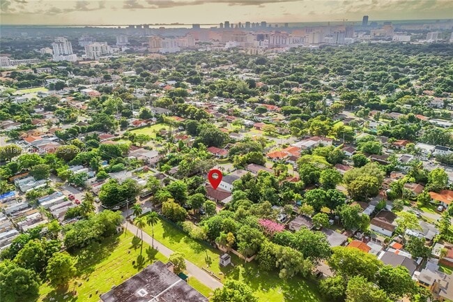 Building Photo - 4400 SW 9th Ln