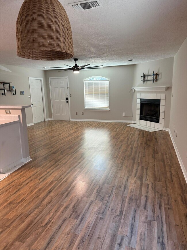 Building Photo - 38 Ruby Cir