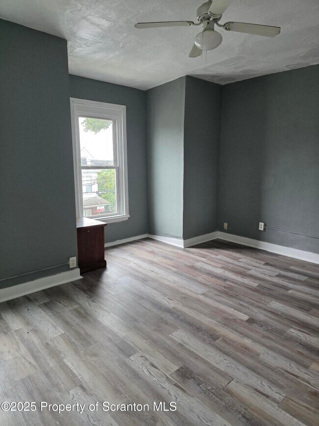 Building Photo - 1217 Vine St