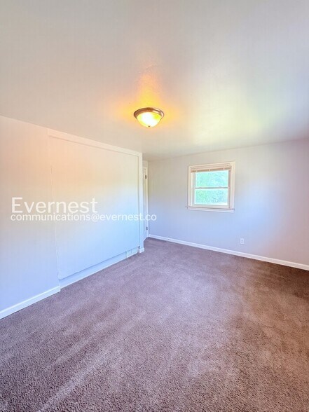 Building Photo - 15378 Meyers Rd