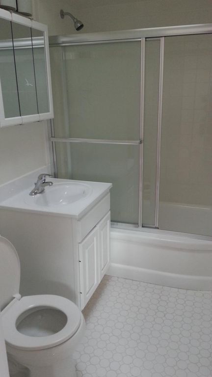 Building Photo - 422 Ridge Rd