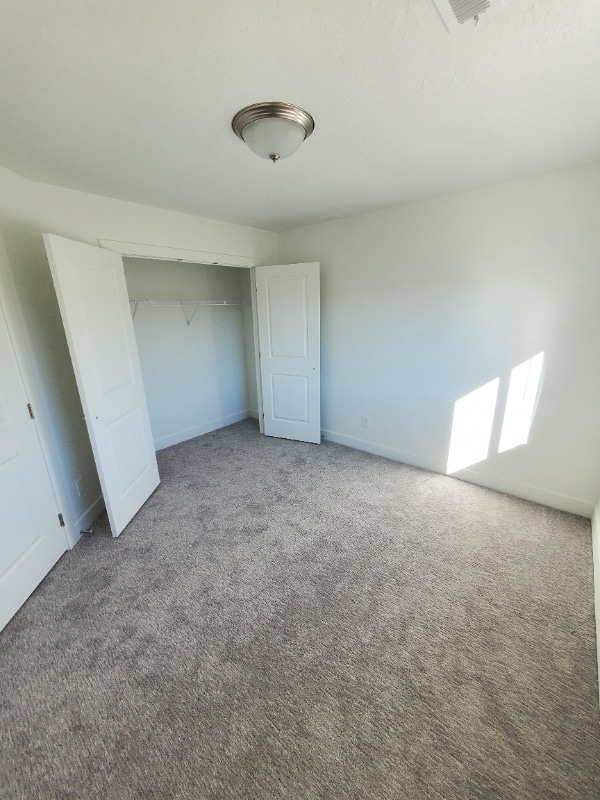 Building Photo - 568 Lewski Ln