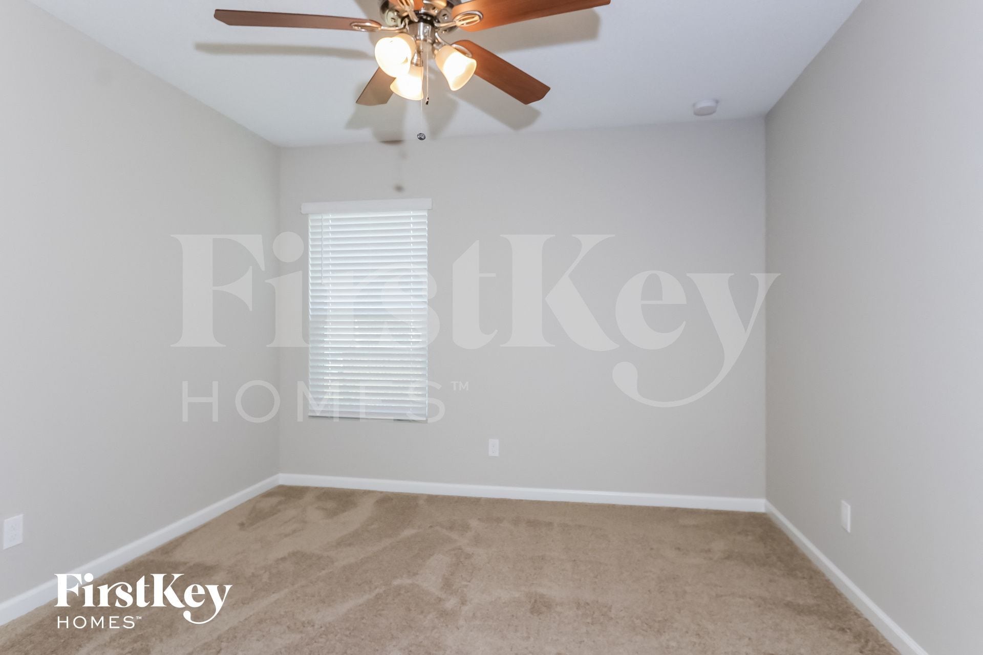 Building Photo - 1430 SW Santiago Ave