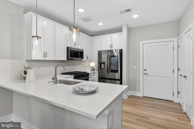 Building Photo - 76 Old Mill Bottom Rd N